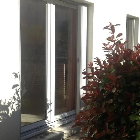 Apartament T3 Au Rez-de-chaussee Proche Centre Avec Parking Et Animaux Acceptes - Fr-1-843-16